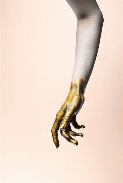 Understanding the Symbolism and Significance of The Hand of Midas in Literature and Culture